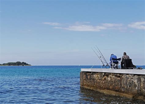 How to Find Fishing Spots Near Me: No Boat, No Problem.